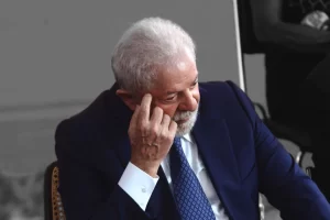 Lula copia Bolsonaro e financia terraplanismo contra as drogas