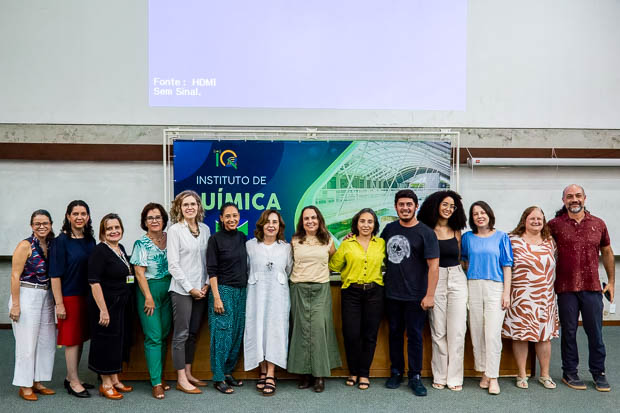 
Integrantes do Comitê Intersetorial Permanente de Saúde Mental, Atenção Psicossocial e Promoção de Saúde (CoPESM) da UnB, instituído em 3 de dezembro, durante a abertura do I Fórum de Saúde Mental da Universidade. Foto: Luis Gustavo Prado/Secom UnB