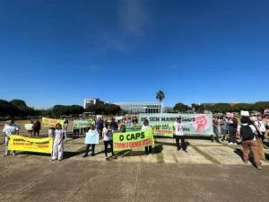 Ato do Fórum Revolucionário Antimanicomial do DF em frente ao Palácio do Buriti | Crédito: Brasil de Fato DF