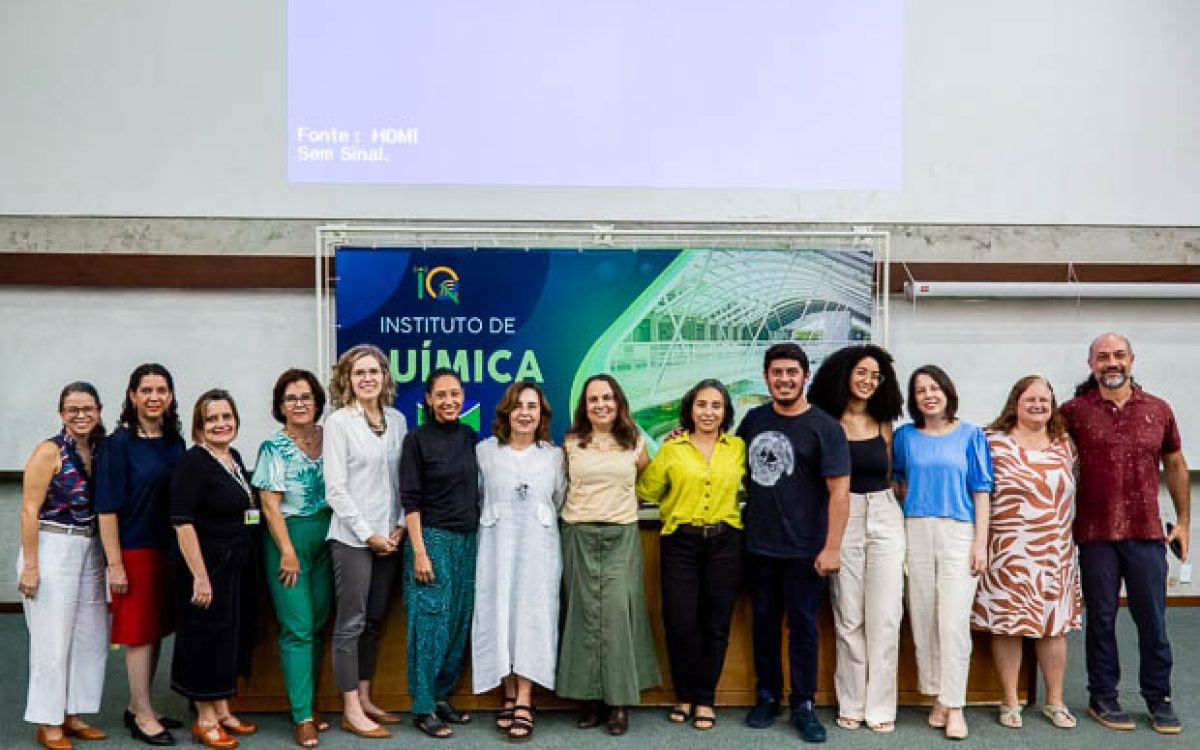 
Integrantes do Comitê Intersetorial Permanente de Saúde Mental, Atenção Psicossocial e Promoção de Saúde (CoPESM) da UnB, instituído em 3 de dezembro, durante a abertura do I Fórum de Saúde Mental da Universidade. Foto: Luis Gustavo Prado/Secom UnB
